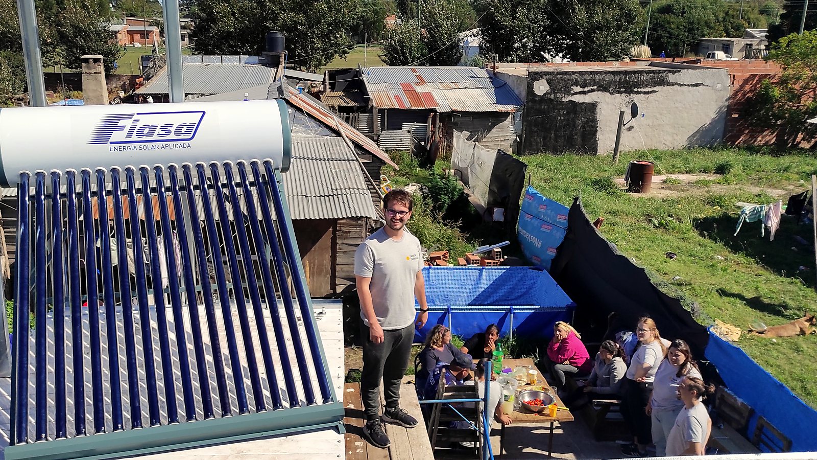 Termotanque solar en la Huerta Fortaleza María · La Herradura, Mar del Plata